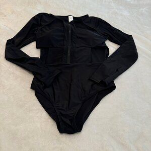 Nesy NWT Black One Piece Rash Guard Suit With Cut Outs Size M #618035